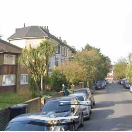 Lovely And Quiet 2 Bedroom Maisonette.Free Parking 런던 외부 사진