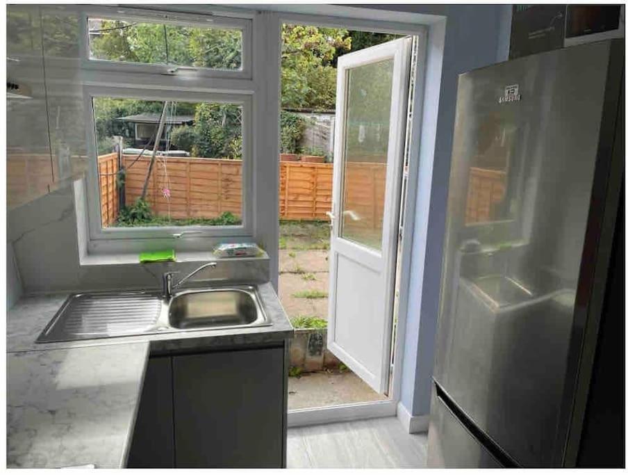 Lovely And Quiet 2 Bedroom Maisonette.Free Parking 런던 외부 사진